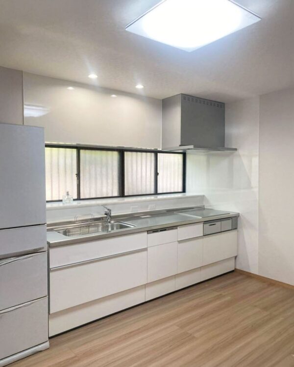 明るく、スマートに。暮らしが整うキッチンリフォーム